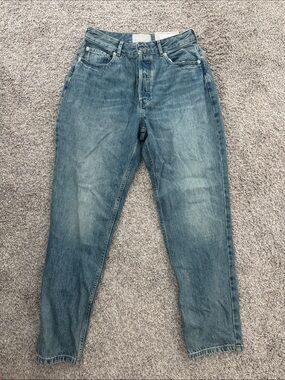 Classic women’s curvy cheeky Blue Jeans - Comfortable Straight Fit